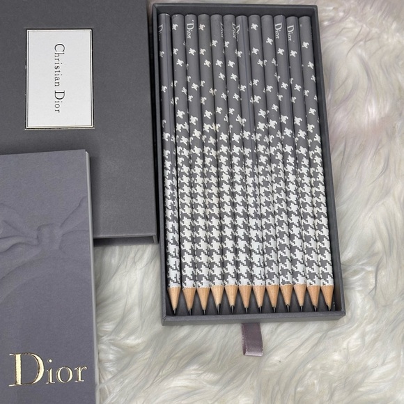 Christian Dior Sketch Pad and Pencils Bundle with Box - Picture 3 of 15